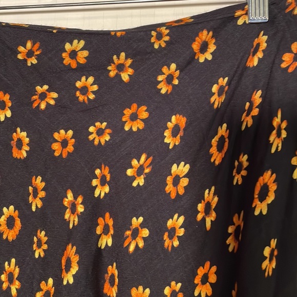 New! RVCA Sunflower Print Slip Skirt - Picture 2 of 7